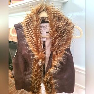 💋💋Suede vest with feather trim by American Eagle